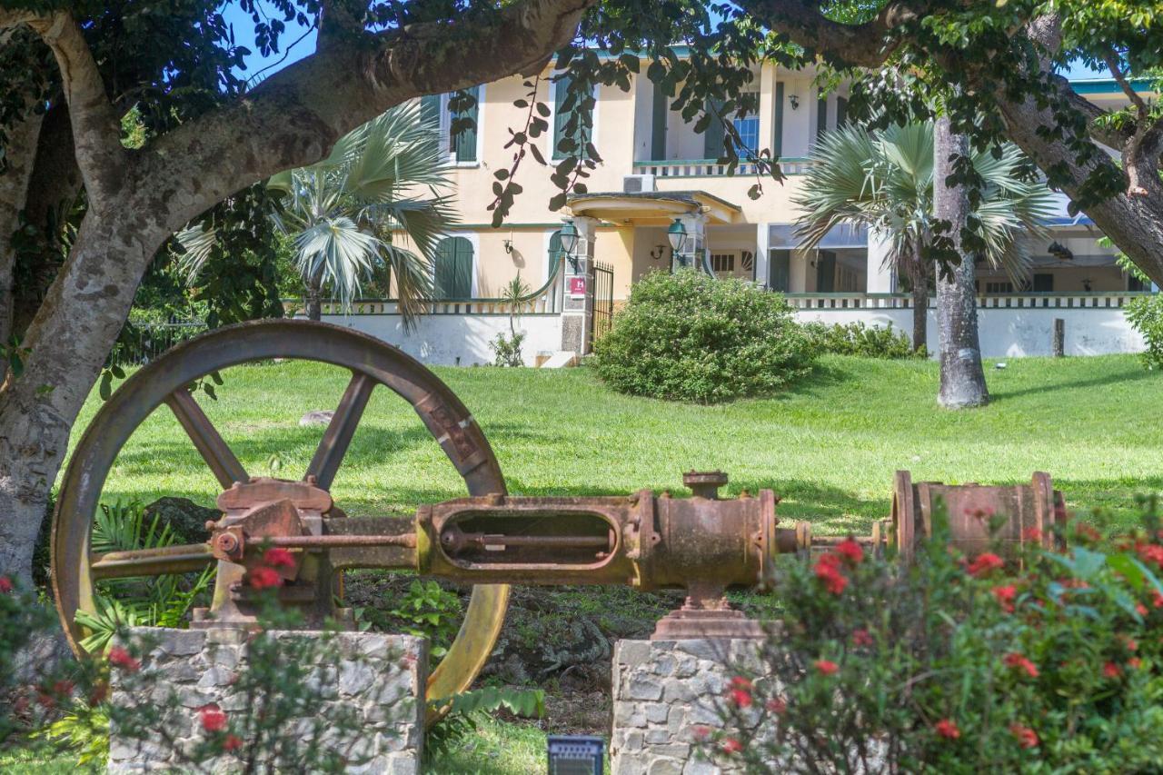 Hotel Habitation du Comté Sainte-Rose Esterno foto