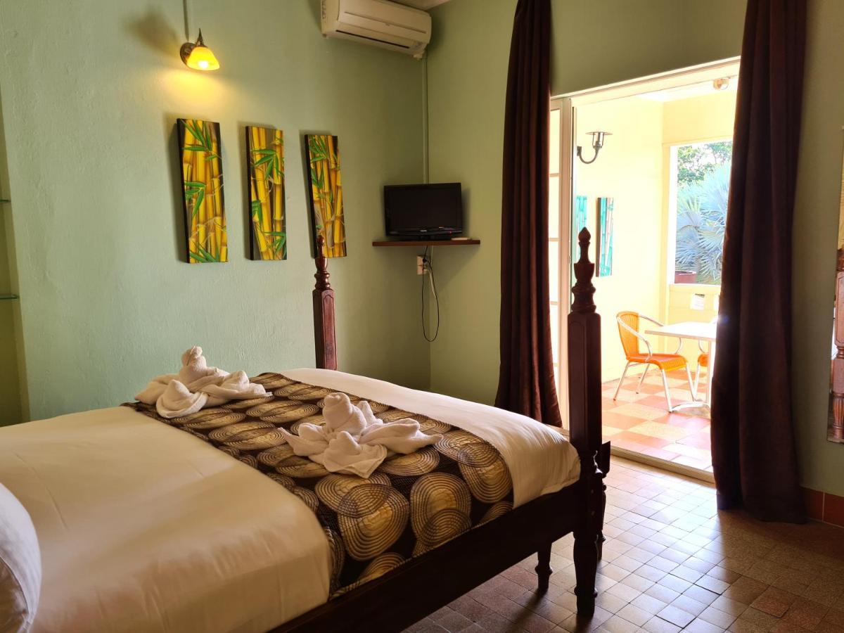 Hotel Habitation du Comté Sainte-Rose Esterno foto