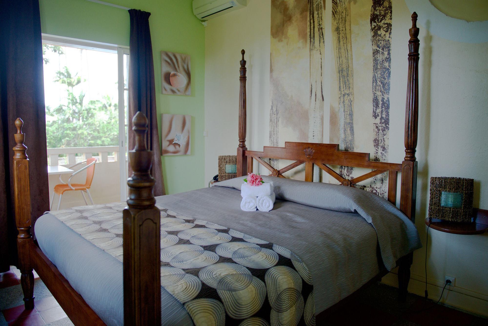 Hotel Habitation du Comté Sainte-Rose Esterno foto